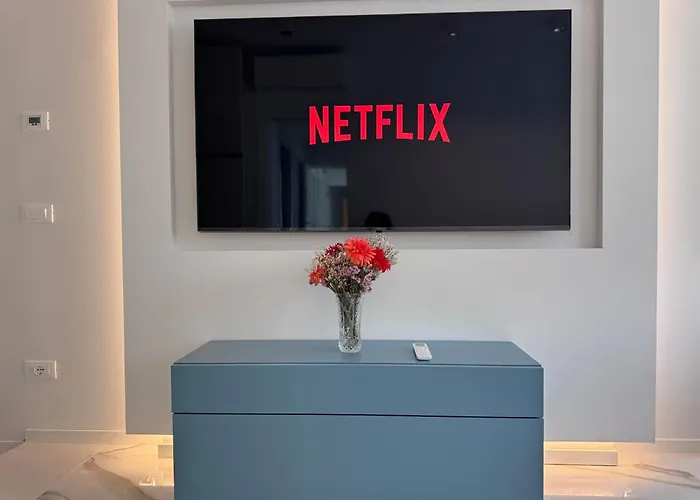 Chic A Luxury Collection Center *