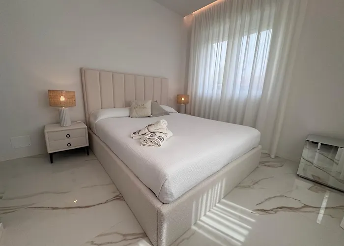 Chic A Luxury Collection Center Apartment *