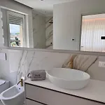 Chic A Luxury Collection Center